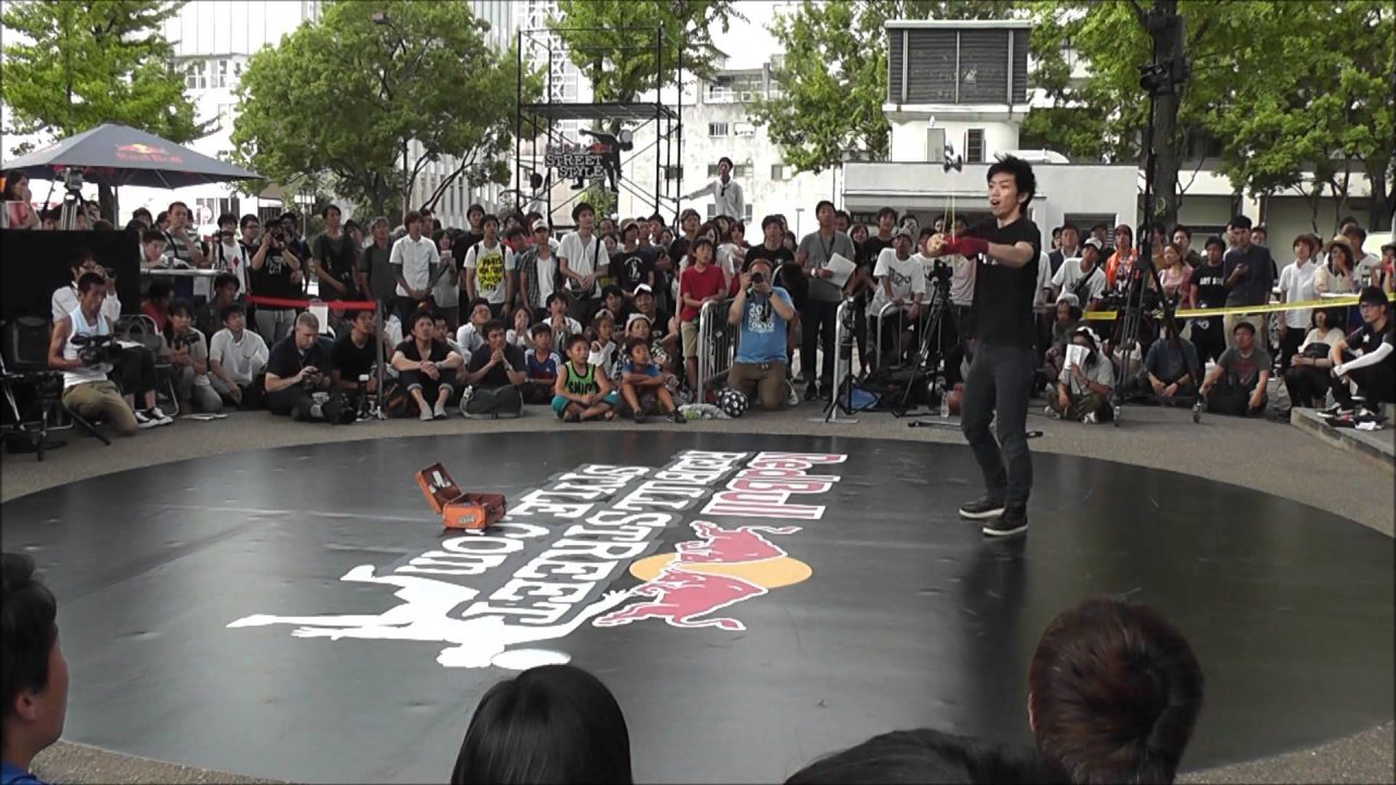 Red Bull Street Style Japan Final 14 フリースタイルフットボール全国大会 での 高田柊 岩倉玲 城戸慎也デモンストレーション映像 Yoyo Info Base ヨーヨーインフォベース By Rewind Red Bull Street Style Japan Final 14 フリースタイルフットボール全国大会 での 高田柊 岩倉玲 城戸慎也デモンストレーション映像 Yoyo Info Base ヨーヨーインフォベース By Rewind