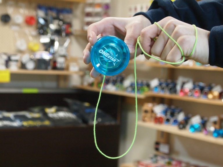 snakebite yoyo string